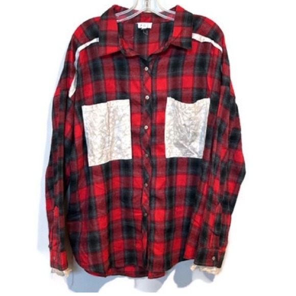 POL Red and Black Plaid Oversized Button Front Shirt - Picture 7 of 7